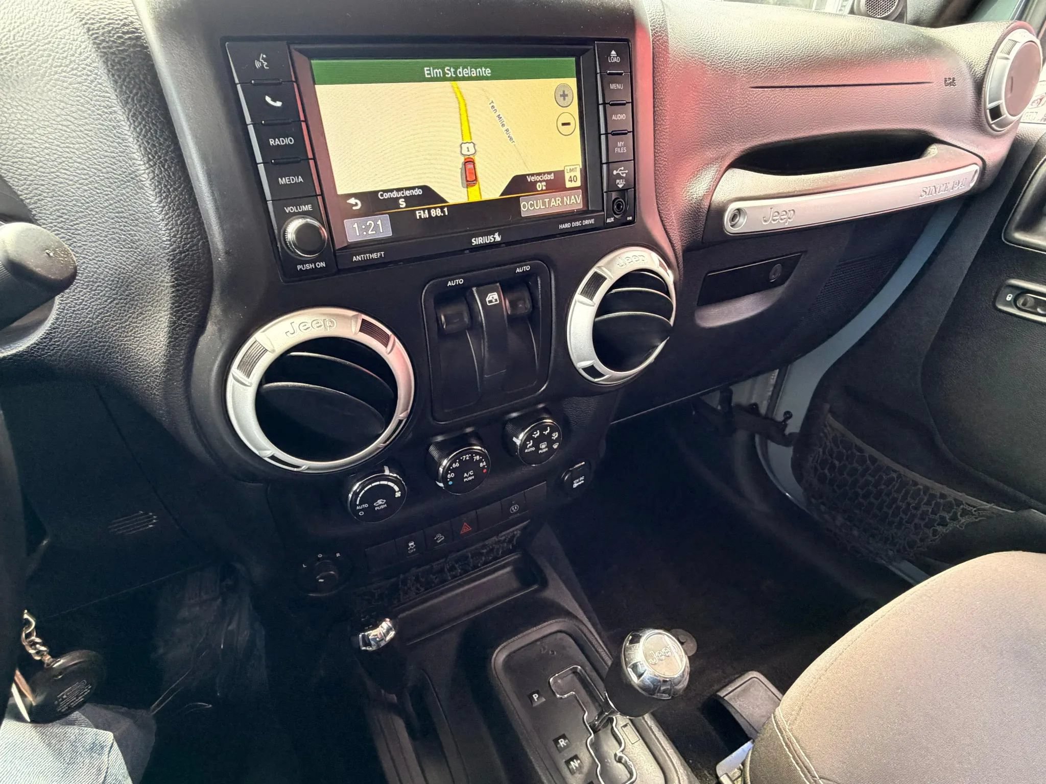 Used 2014 Jeep Wrangler Sahara w/ Connectivity Group AWD/4WD image 11