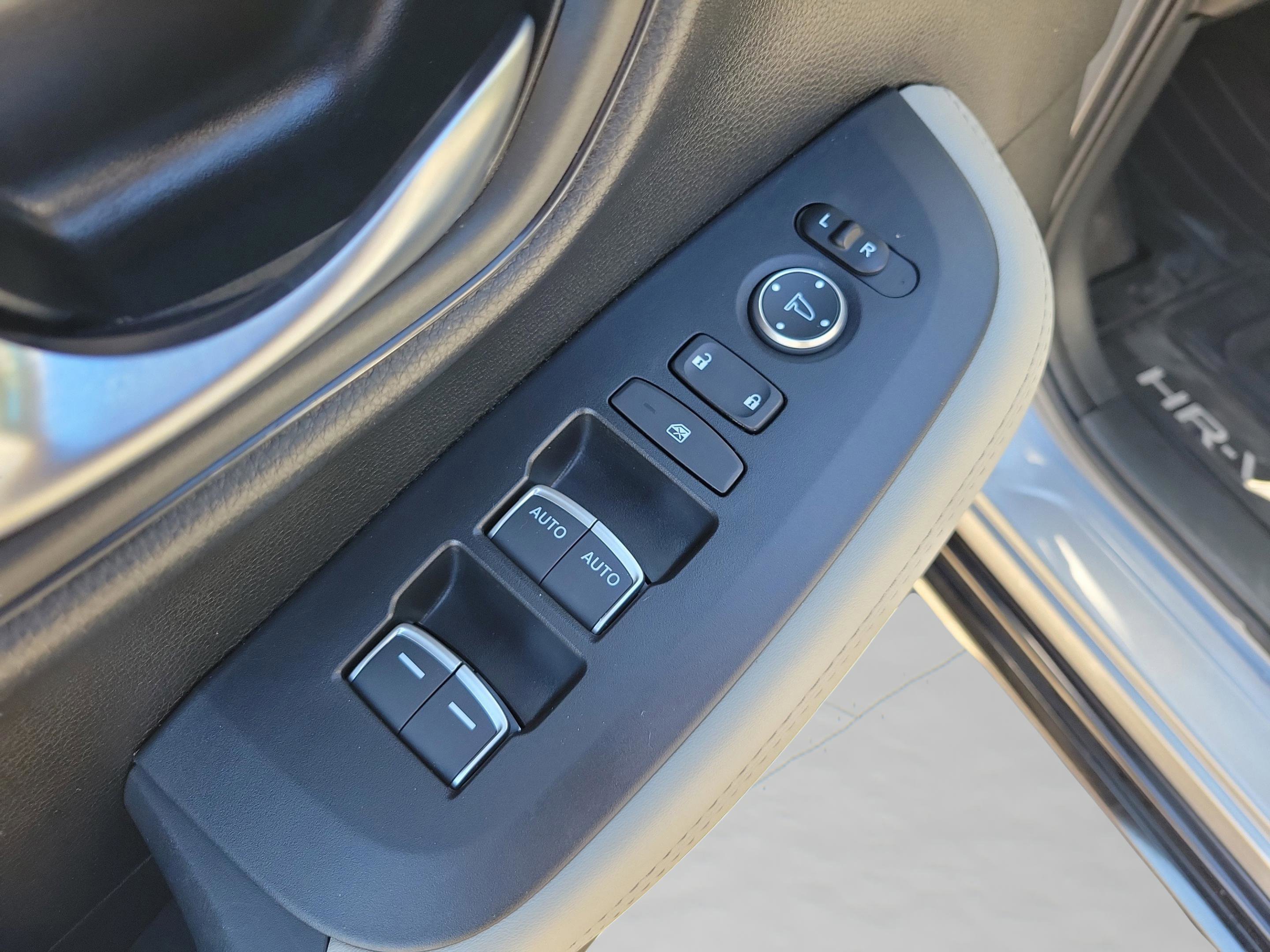 Used 2026 Honda HR-V EX-L image 24