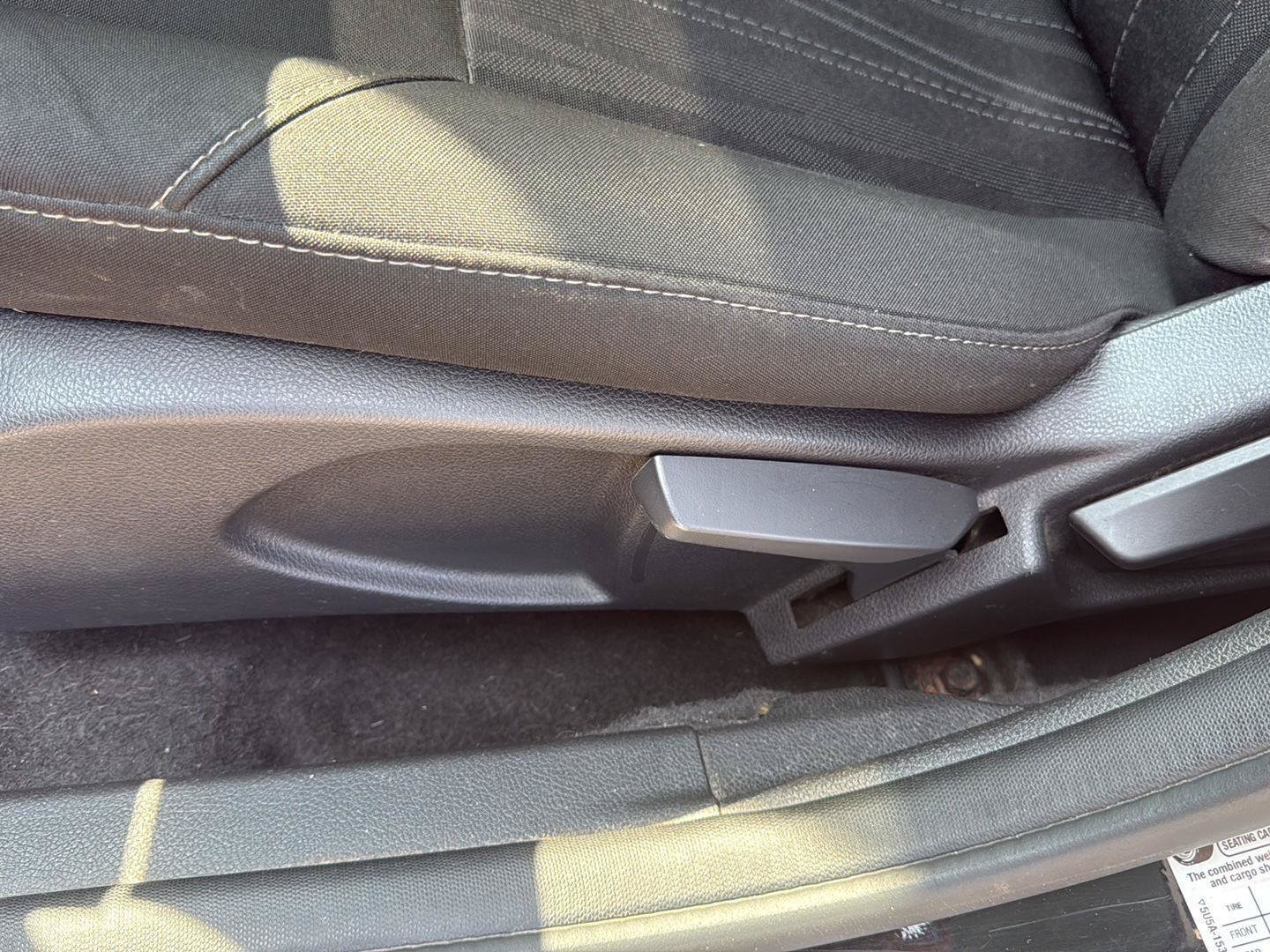 Used 2018 Ford Focus SE FWD image 6