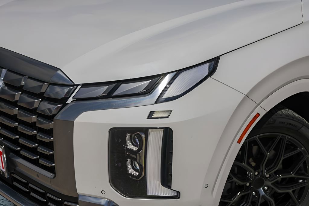 Used 2023 Hyundai Palisade Calligraphy AWD/4WD image 3