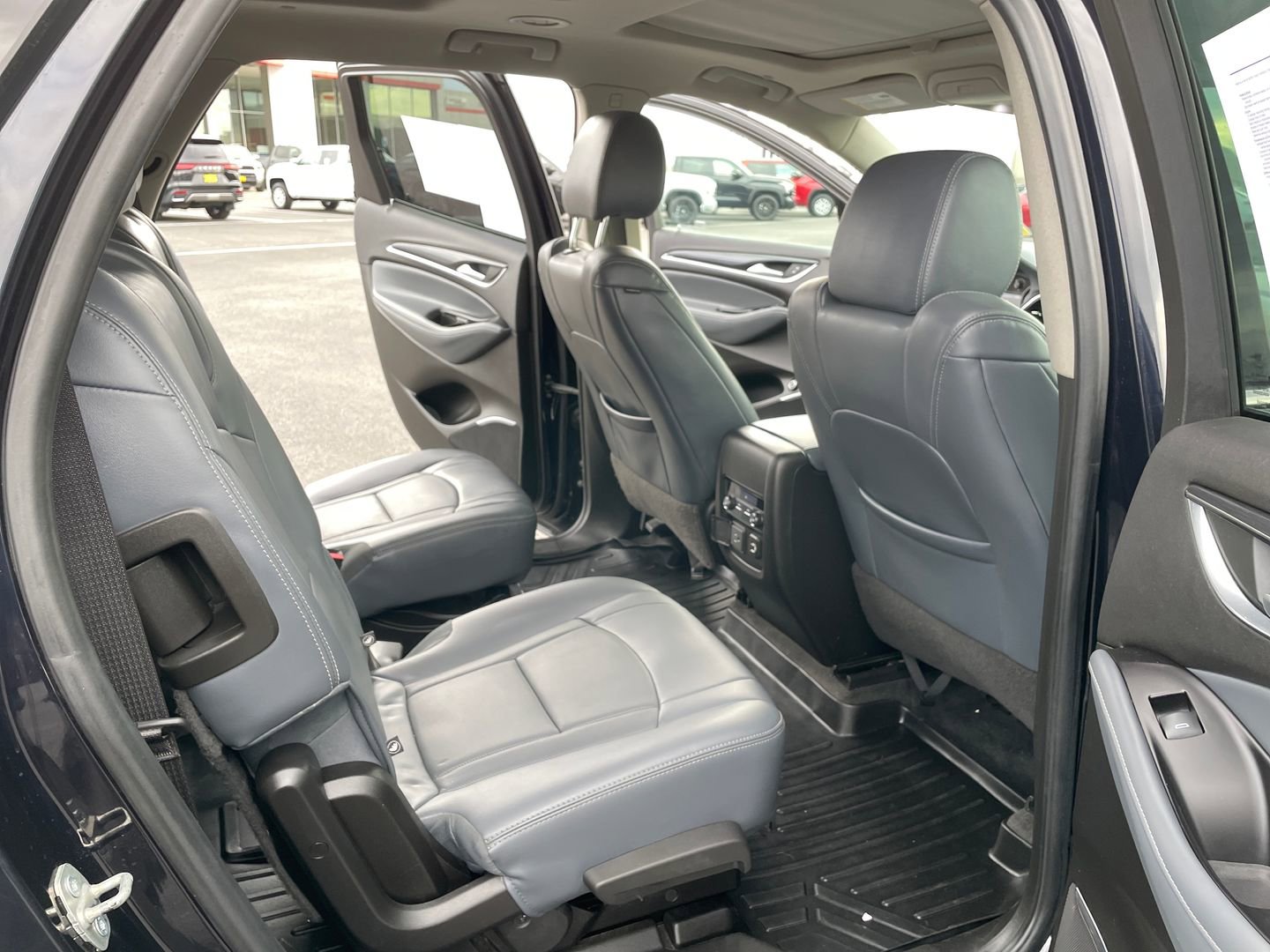 Used 2020 Buick Enclave Essence w/ Sound and Sites Package AWD/4WD image 14