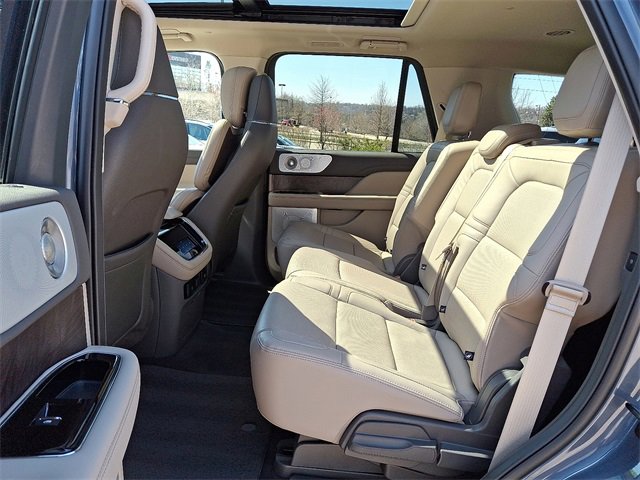 Used 2022 Lincoln Navigator Reserve image 10