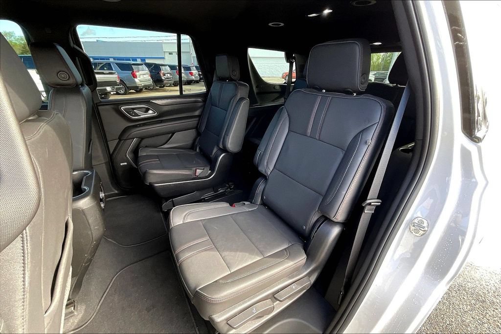 Used 2024 Chevrolet Tahoe RST w/ Luxury Package AWD/4WD image 7