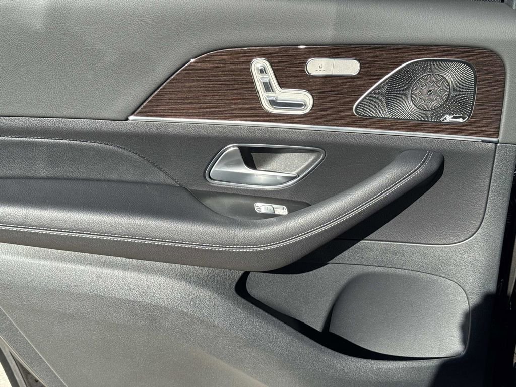 New 2026 Mercedes-Benz GLS 450 4MATIC image 12