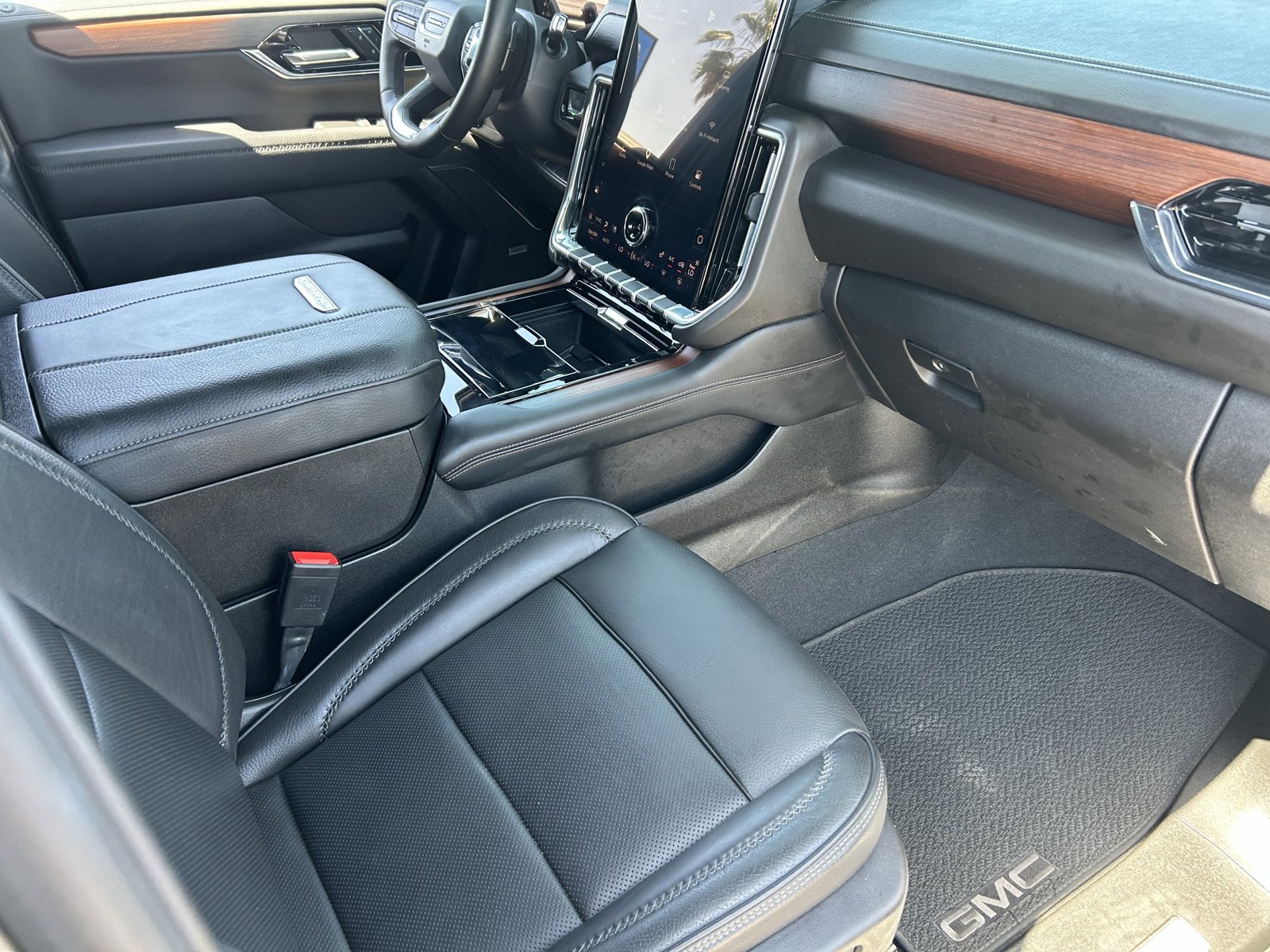 Certified 2025 GMC Yukon XL Denali AWD/4WD image 13