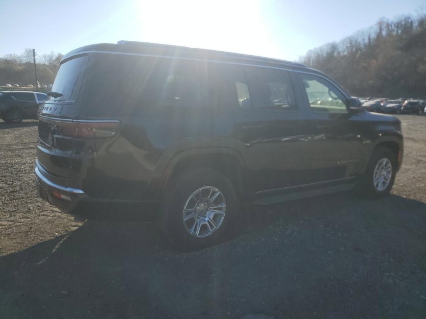 Used 2024 Jeep Wagoneer 4WD image 5