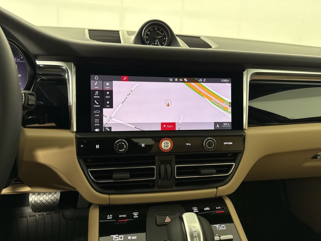 New 2026 Porsche Macan AWD/4WD image 27
