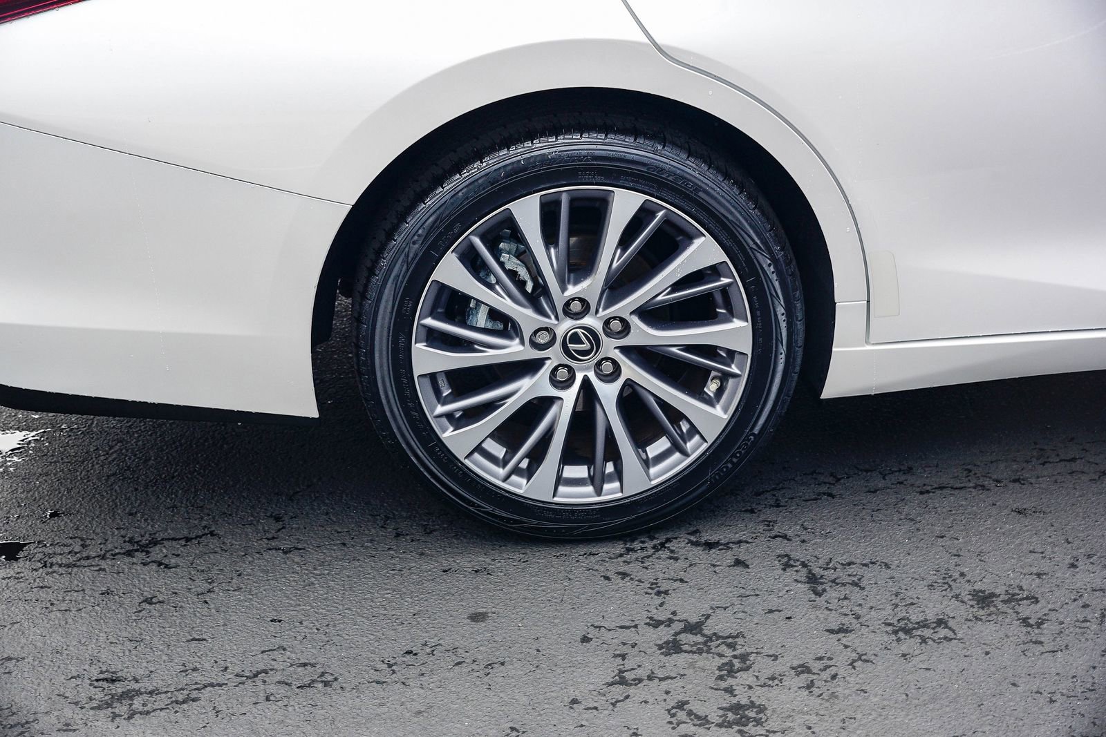 Used 2021 Lexus ES 350 w/ Premium Package image 9