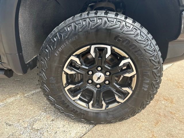 Certified 2022 Chevrolet Silverado 1500 ZR2 w/ Technology Package image 12