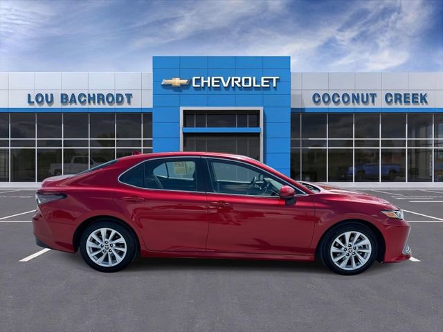 Used 2024 Toyota Camry LE FWD image 9
