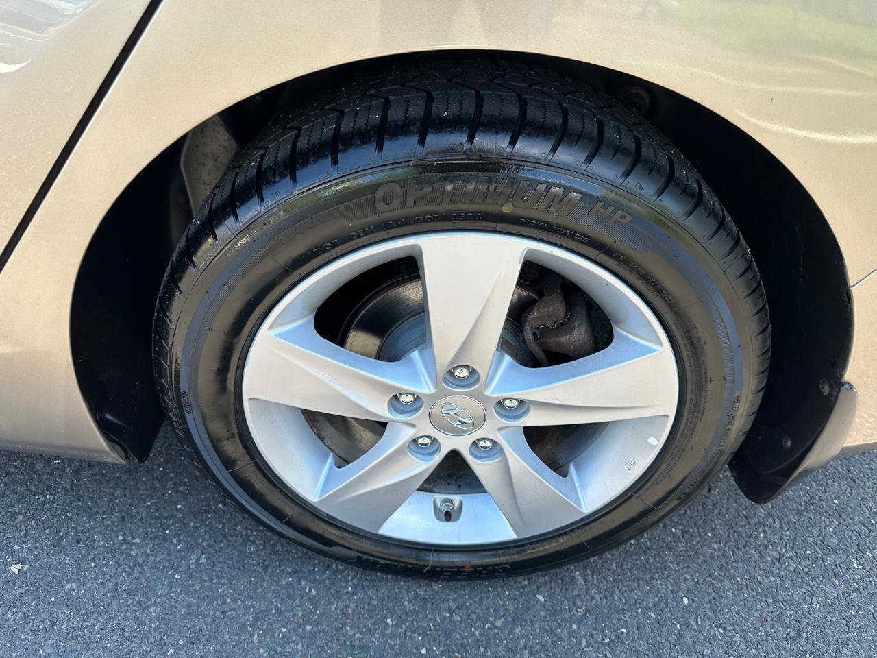 Used 2013 Hyundai Elantra GLS w/ Preferred Pkg FWD image 30