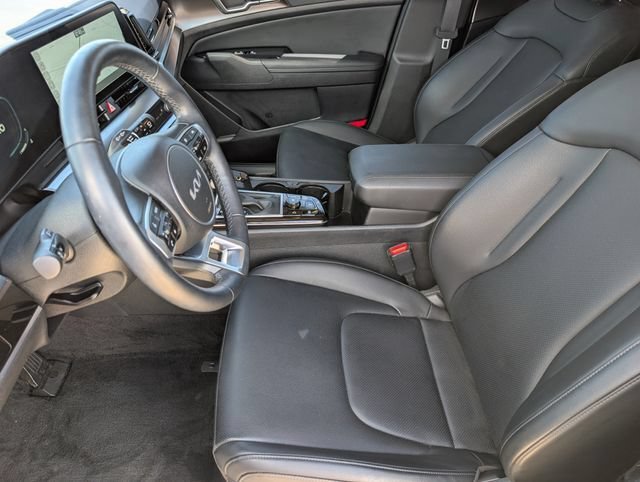 Used 2025 Kia Sportage EX FWD image 14
