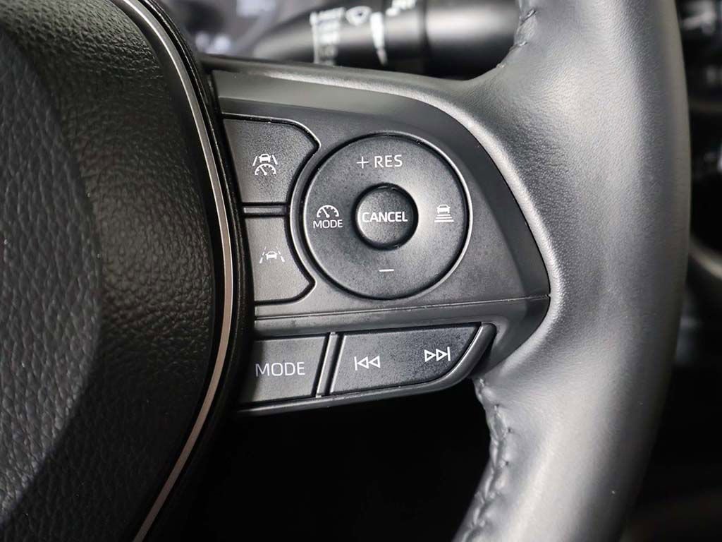 Used 2025 Toyota Corolla SE FWD image 34