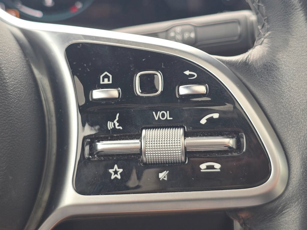 Used 2023 Mercedes-Benz GLB 250 4MATIC image 34