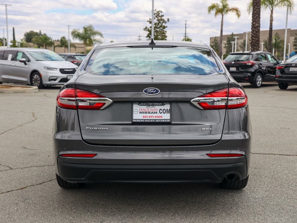Used 2020 Ford Fusion SEL FWD image 5