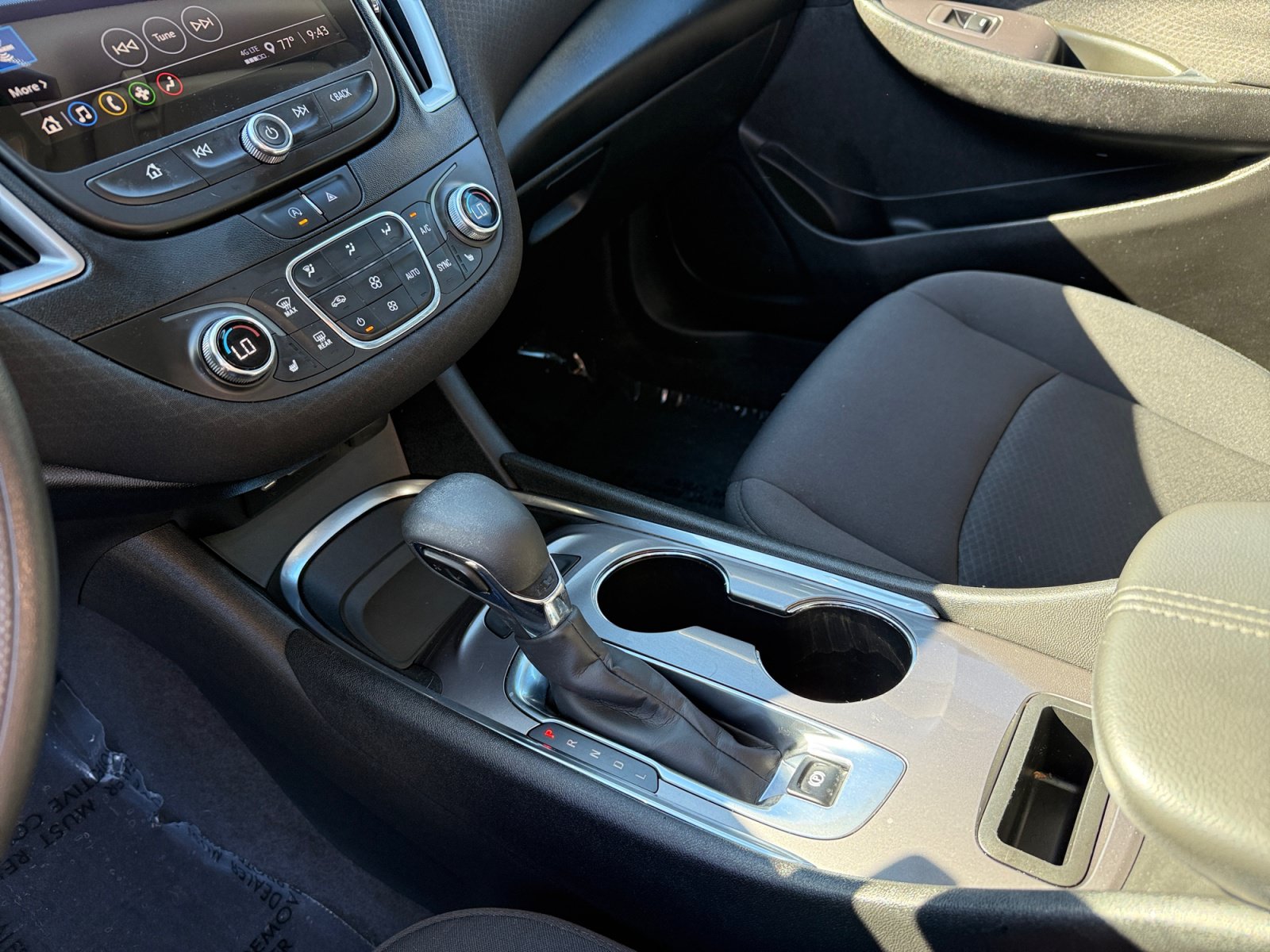 Used 2022 Chevrolet Malibu LT FWD image 13