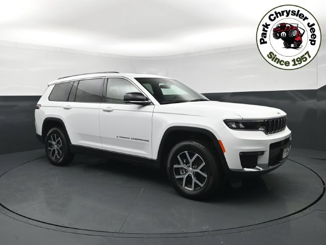 Used 2025 Jeep Grand Cherokee L Limited w/ Trailer Tow Package AWD/4WD image 1
