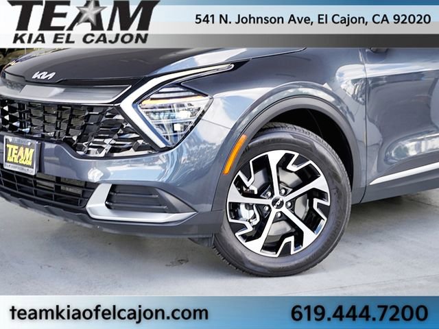 Certified 2024 Kia Sportage EX AWD/4WD image 3