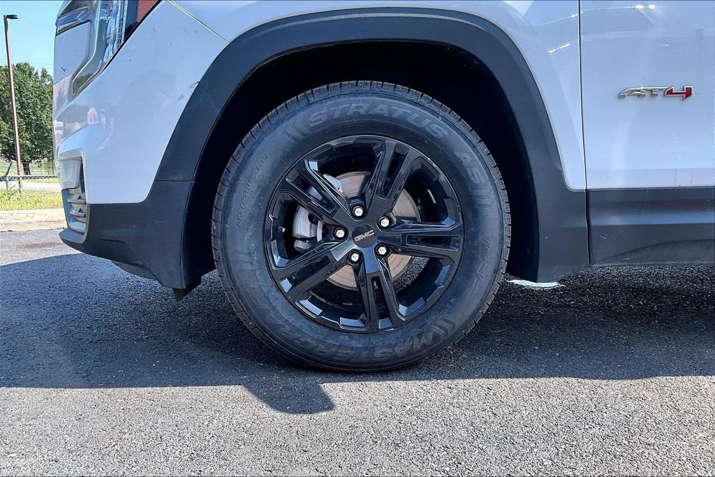 Used 2024 GMC Terrain AT4 AWD/4WD image 2
