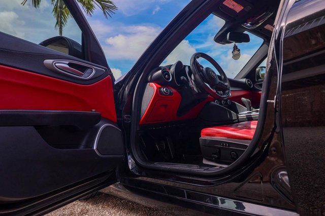 Used 2020 Alfa Romeo Giulia w/ Quick Order Package 22K Sport image 17