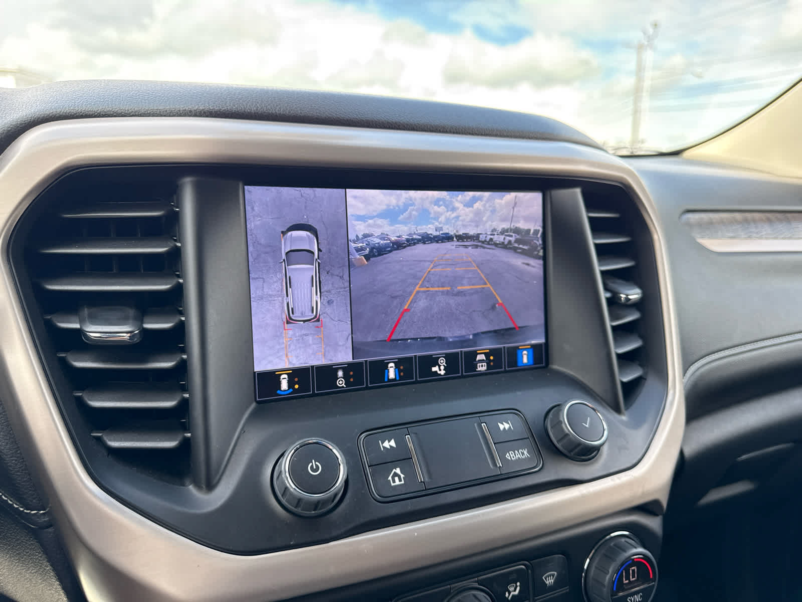 Certified 2023 GMC Acadia Denali w/ Black Diamond Edition AWD/4WD image 17