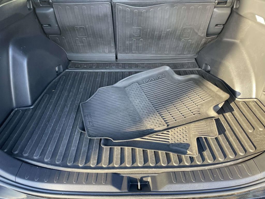 Used 2023 Toyota RAV4 SE w/ Convenience Package image 49