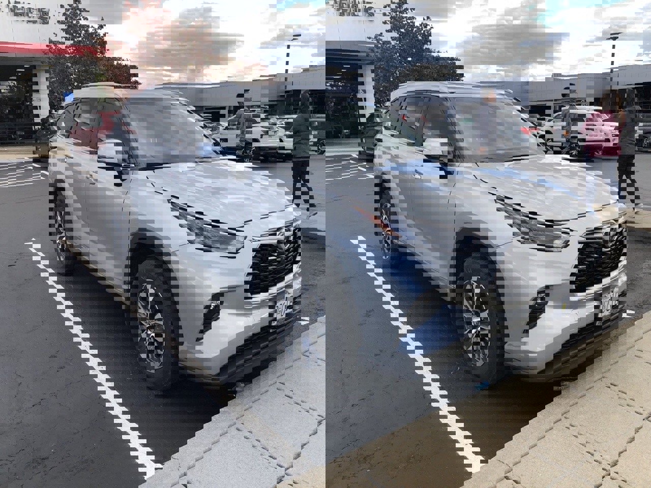 Used 2024 Toyota Highlander XLE