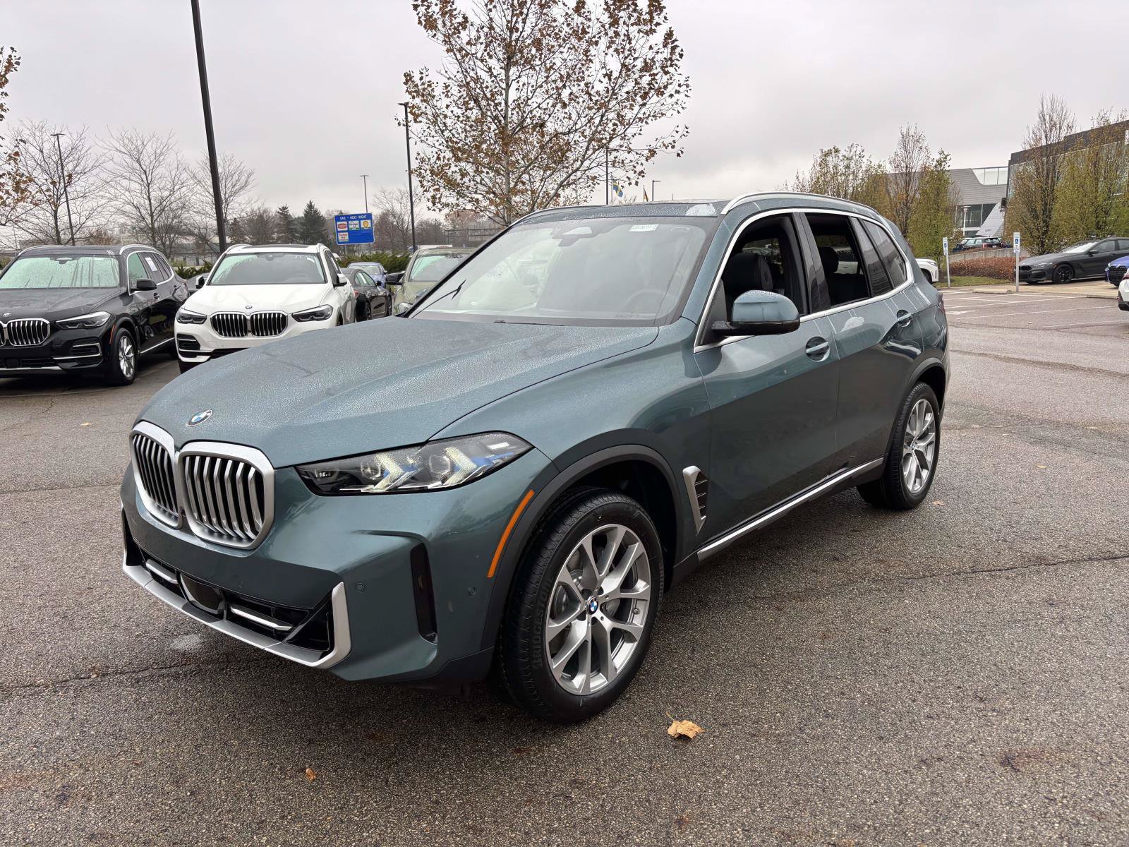 Used 2026 BMW X5 xDrive40i w/ Premium Package AWD/4WD image 3