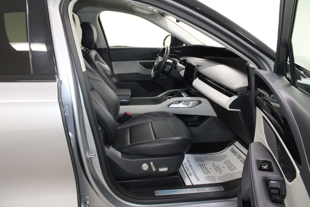 Used 2024 Lincoln Nautilus Reserve image 29