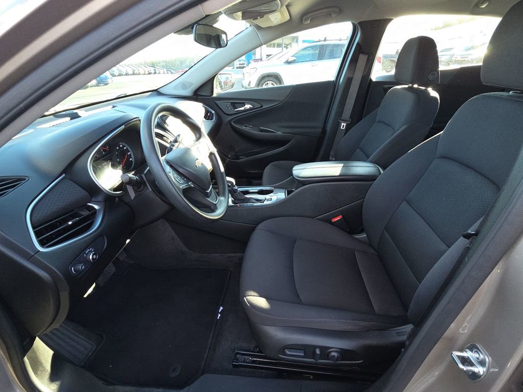Used 2025 Chevrolet Malibu LT image 15