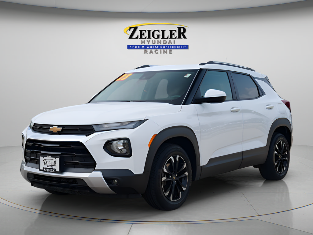 Used 2023 Chevrolet TrailBlazer LT FWD image 3