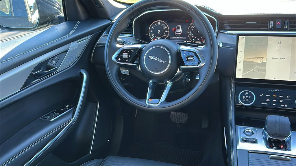 Certified 2025 Jaguar F-PACE R-Dynamic S image 22