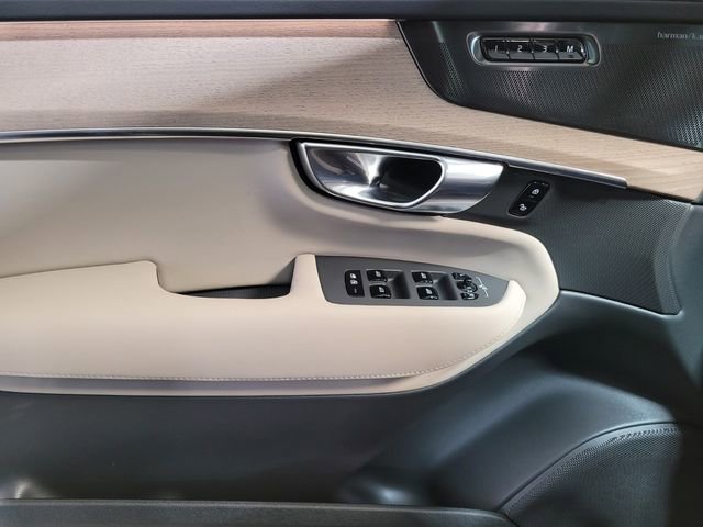 New 2026 Volvo XC90 B6 Plus w/ Protection Package Premier AWD/4WD image 21