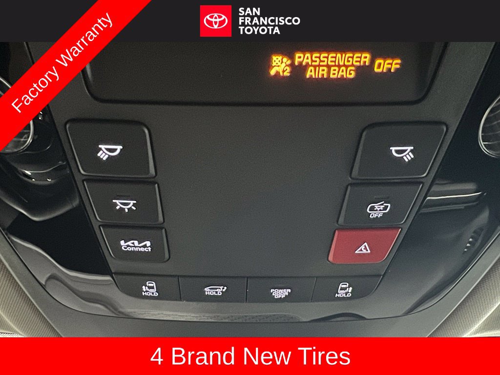 Used 2025 Kia Carnival EX FWD image 30