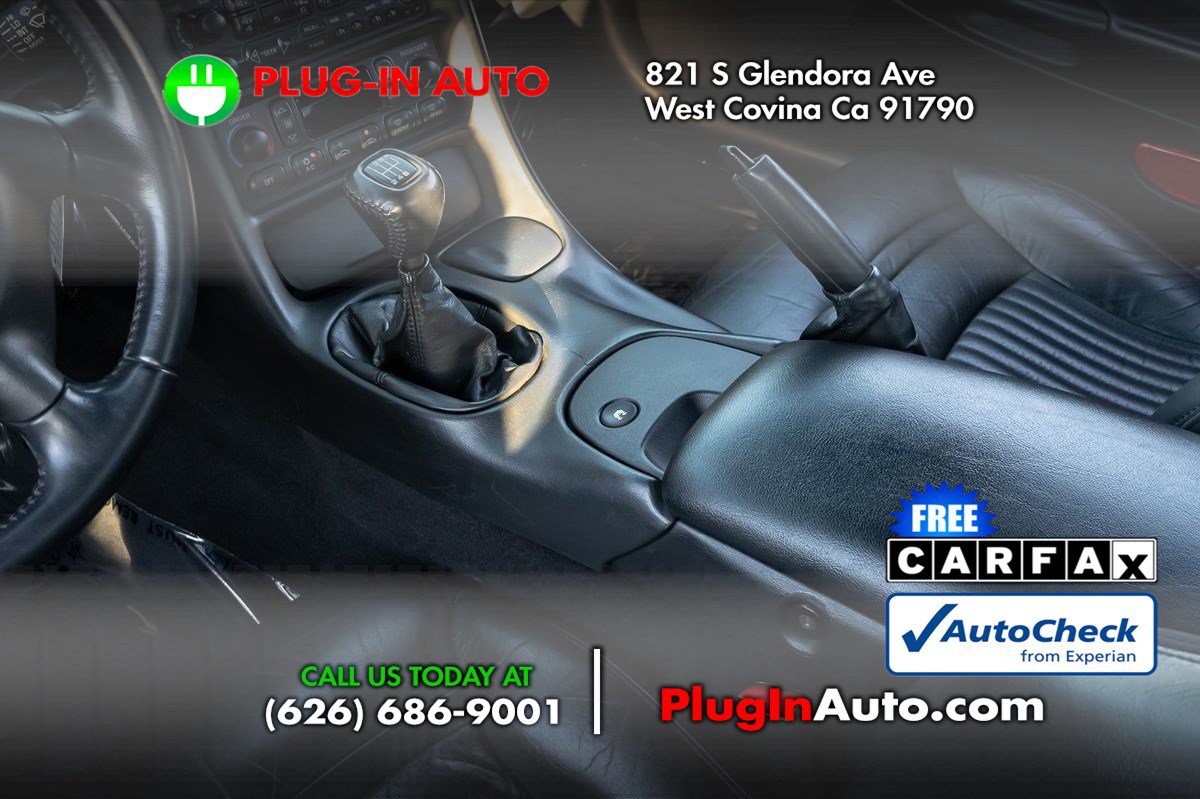 Used 2000 Chevrolet Corvette Coupe w/ Roof Pkg image 14