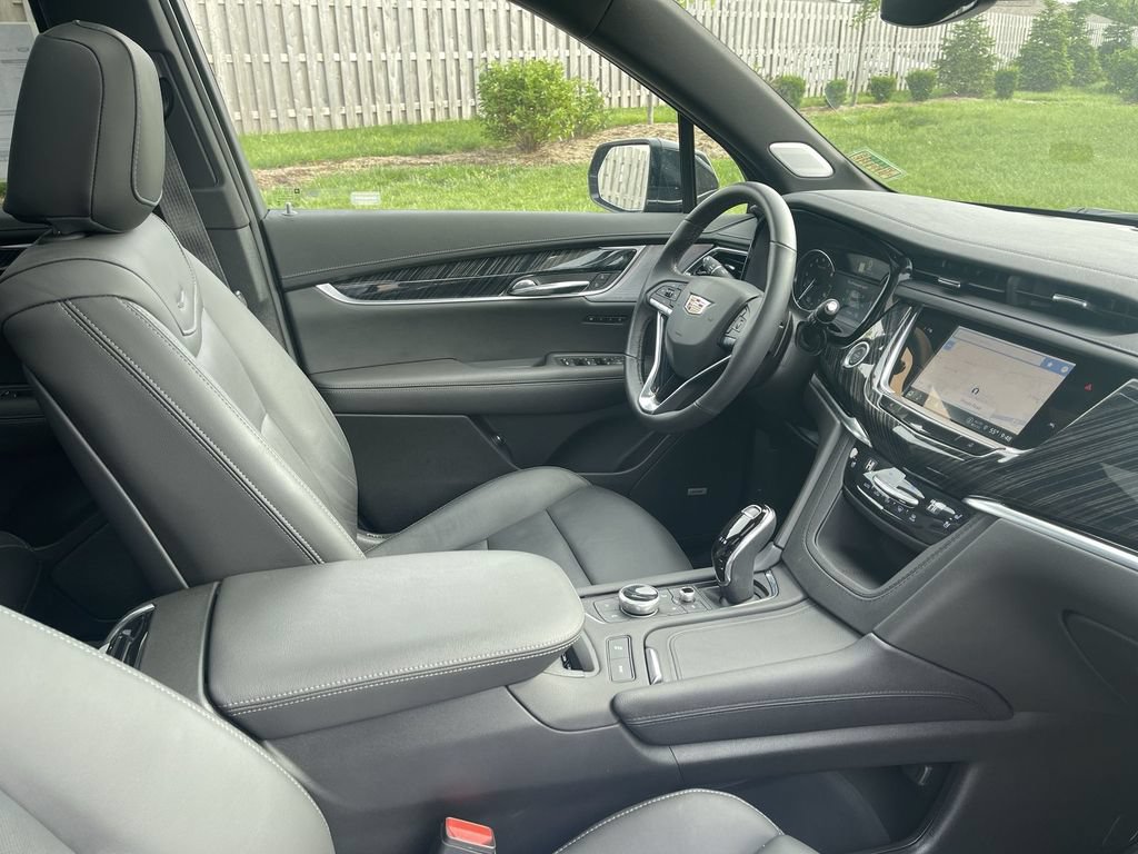 Certified 2024 Cadillac XT6 Premium Luxury w/ LPO, Floor Liner Package AWD/4WD image 44