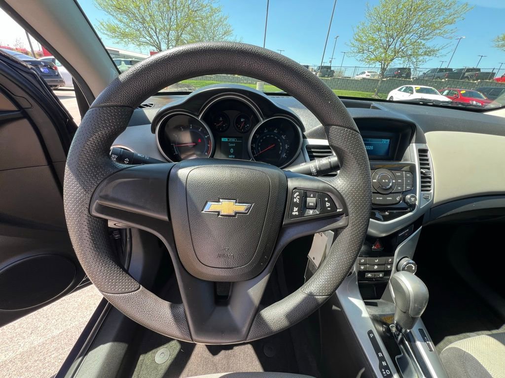 Used 2014 Chevrolet Cruze LS FWD image 34