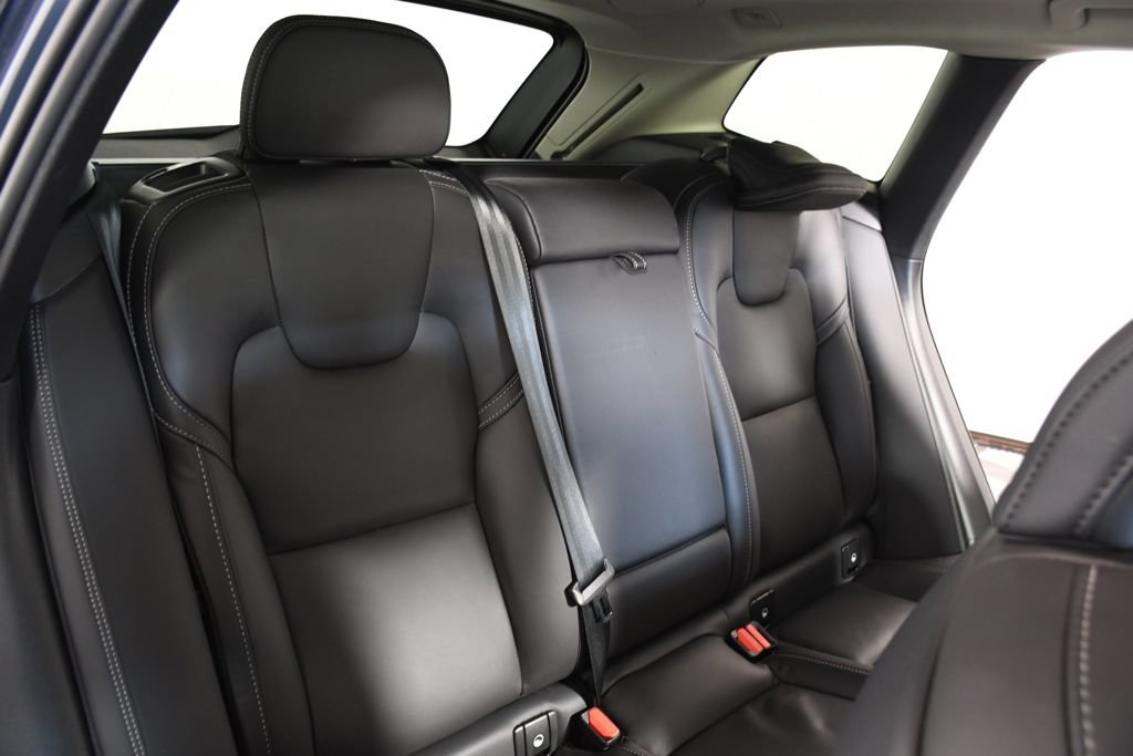 Used 2023 Volvo XC60 B6 Ultimate AWD/4WD image 23