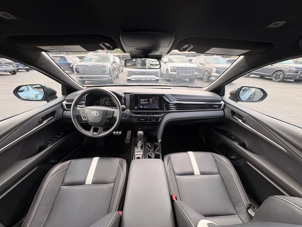 Used 2025 Toyota Camry SE FWD image 27