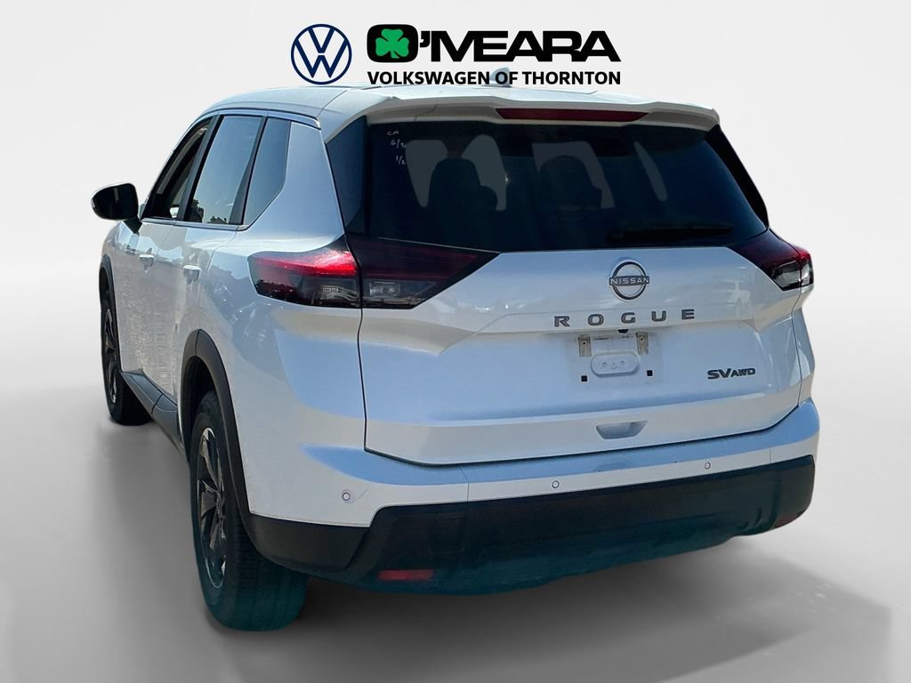 Used 2024 Nissan Rogue SV AWD/4WD image 3