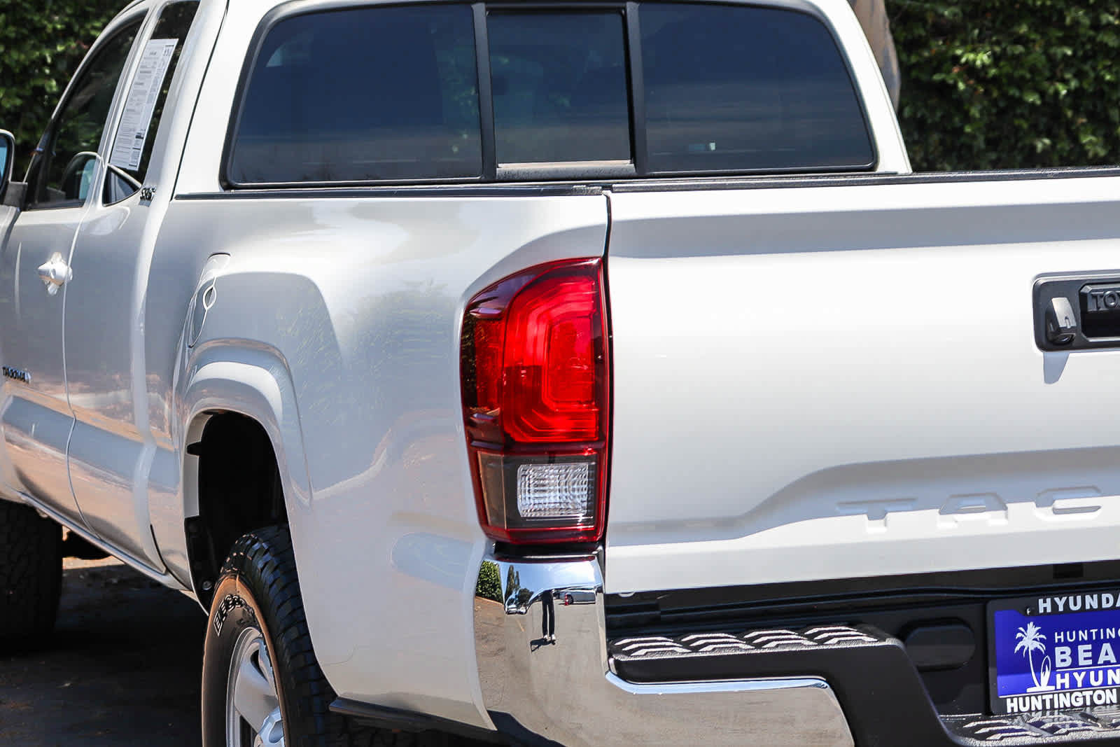 Used 2021 Toyota Tacoma SR5 RWD image 8