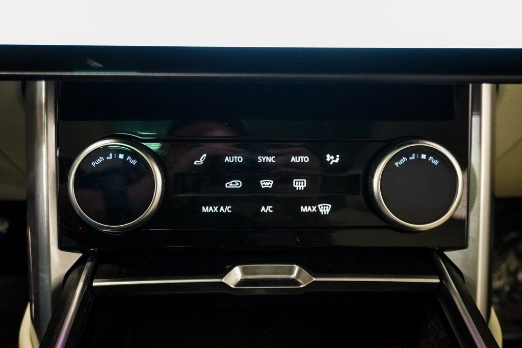 Used 2023 Land Rover Range Rover SE image 42