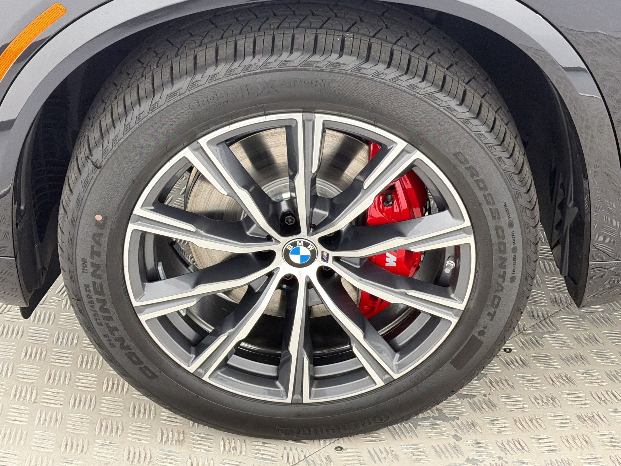 New 2026 BMW X5 xDrive40i w/ M Sport Package AWD/4WD image 11
