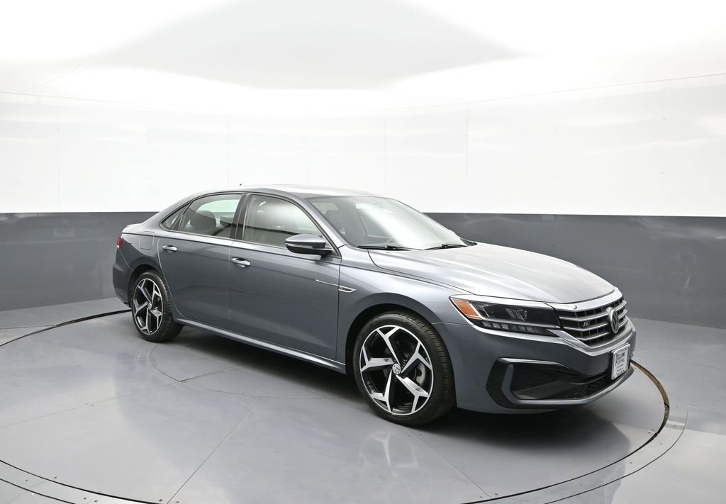 Used 2021 Volkswagen Passat 2.0T R-Line image 4
