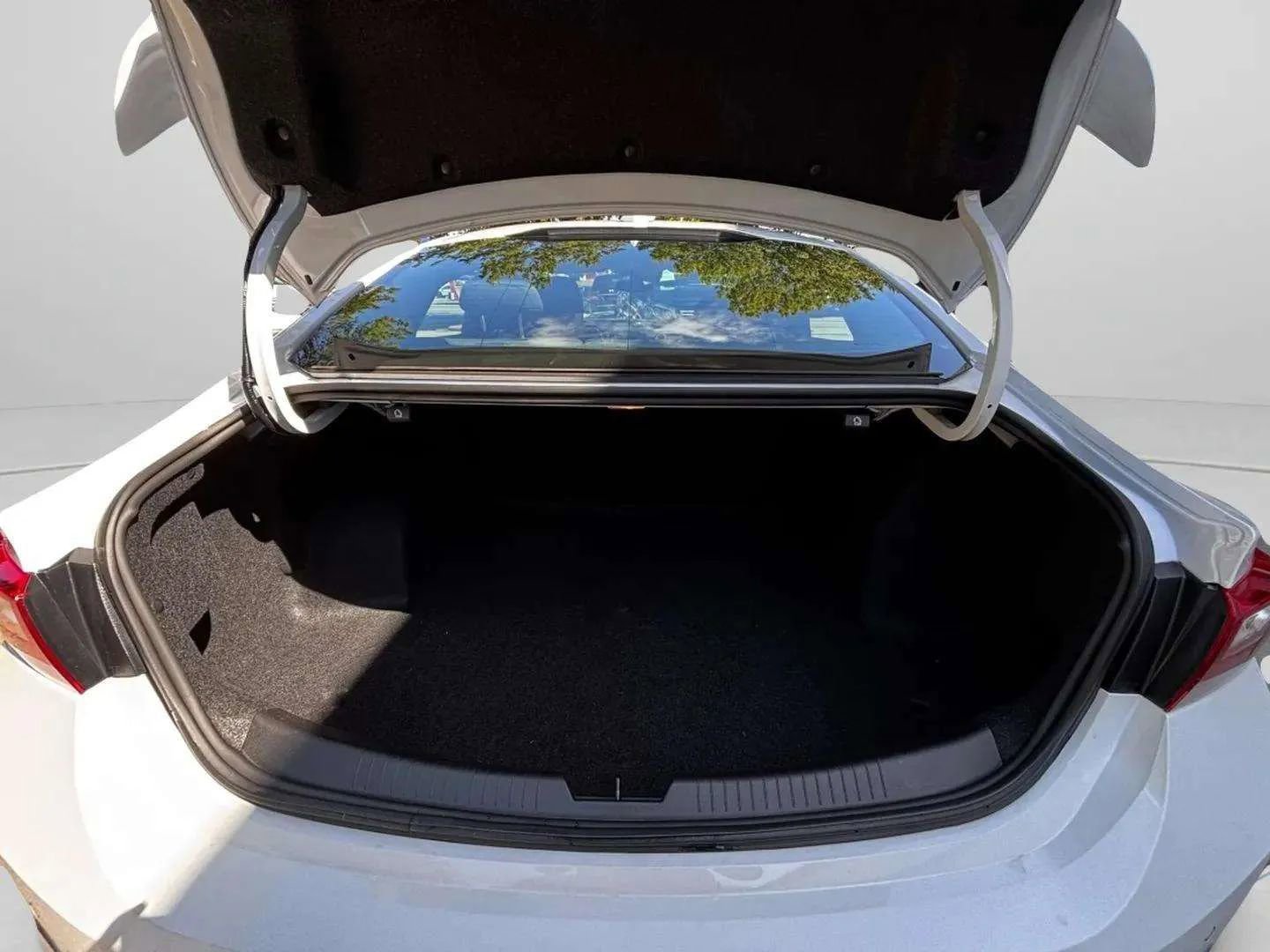 Used 2024 Chevrolet Malibu RS image 13