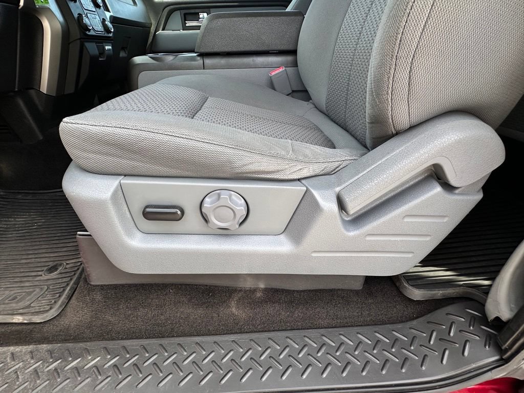 Used 2013 Ford F150 XLT w/ Luxury Equipment Group RWD image 20
