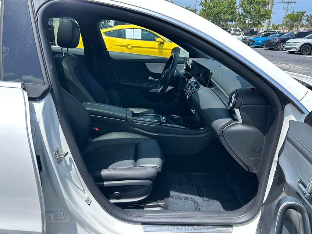 Used 2025 Mercedes-Benz CLA 250 image 41