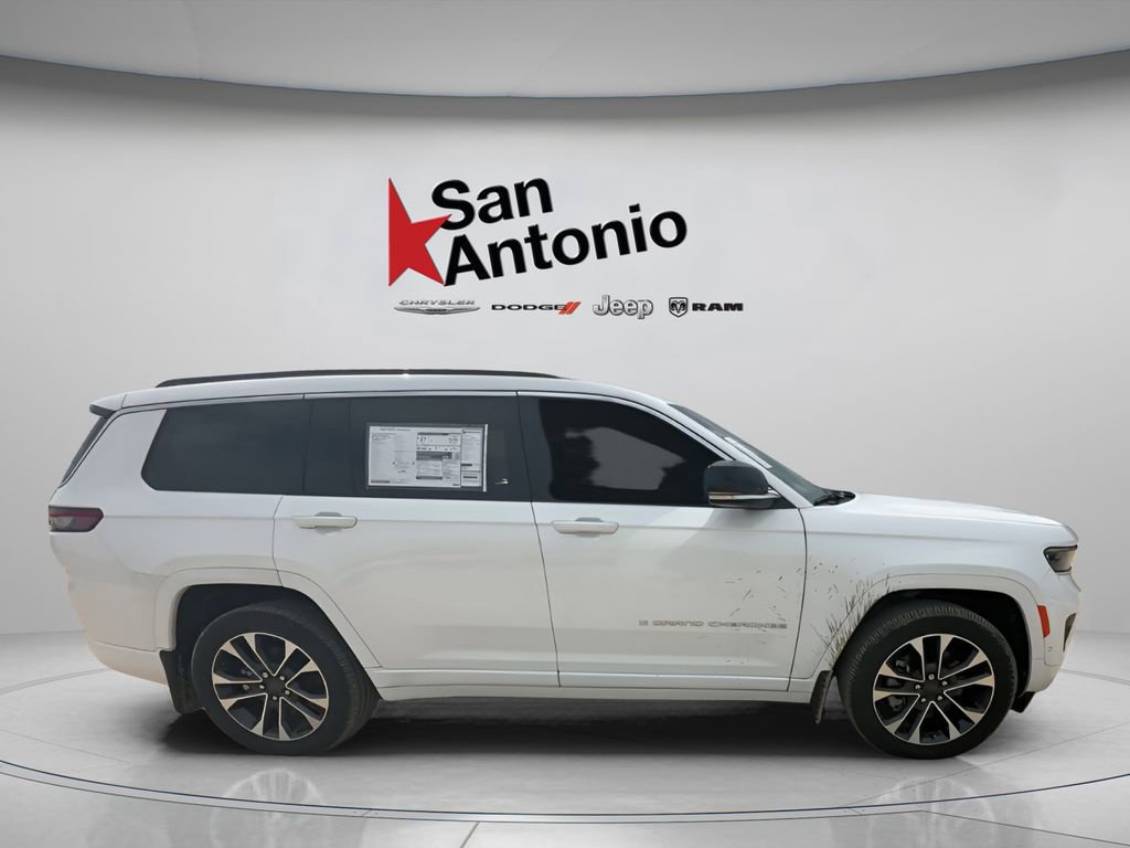 New 2025 Jeep Grand Cherokee L Overland w/ Trailer Tow Package AWD/4WD image 17