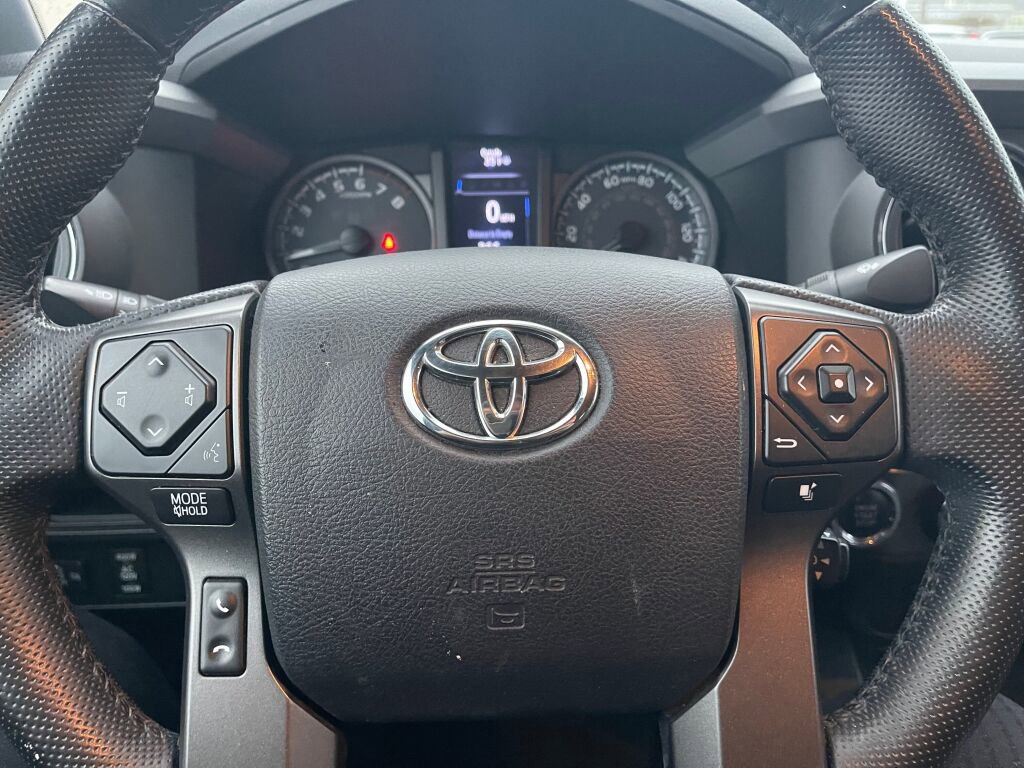 Used 2016 Toyota Tacoma TRD Off-Road w/ Towing Package image 11