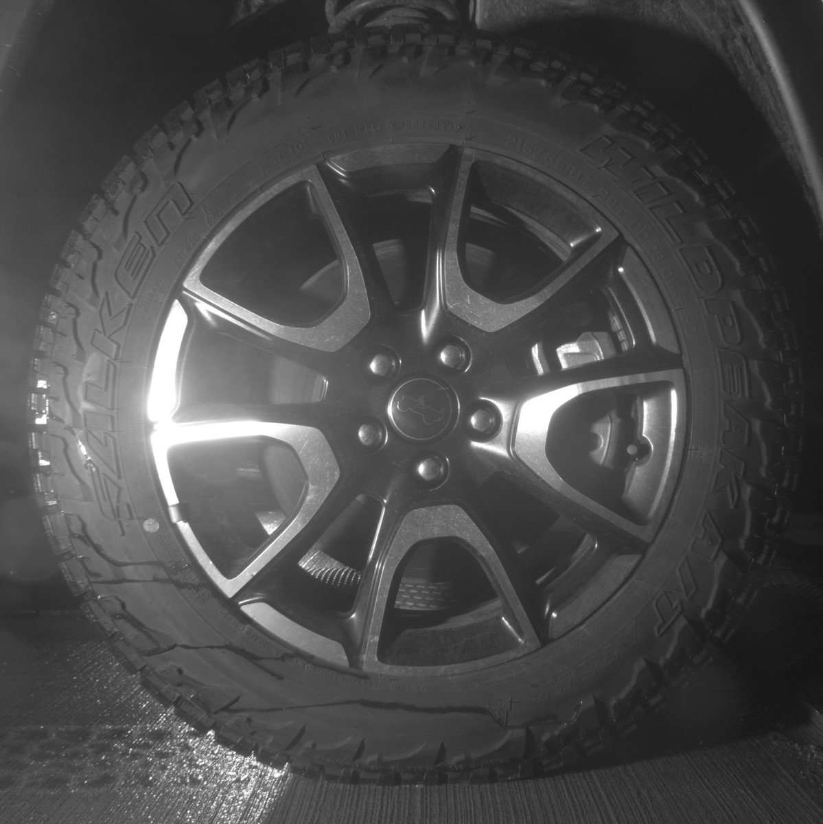 Used 2025 Jeep Compass Trailhawk image 13